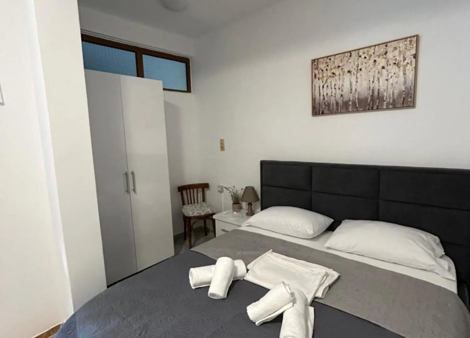 Annas Home Borsh 0*,  Albania