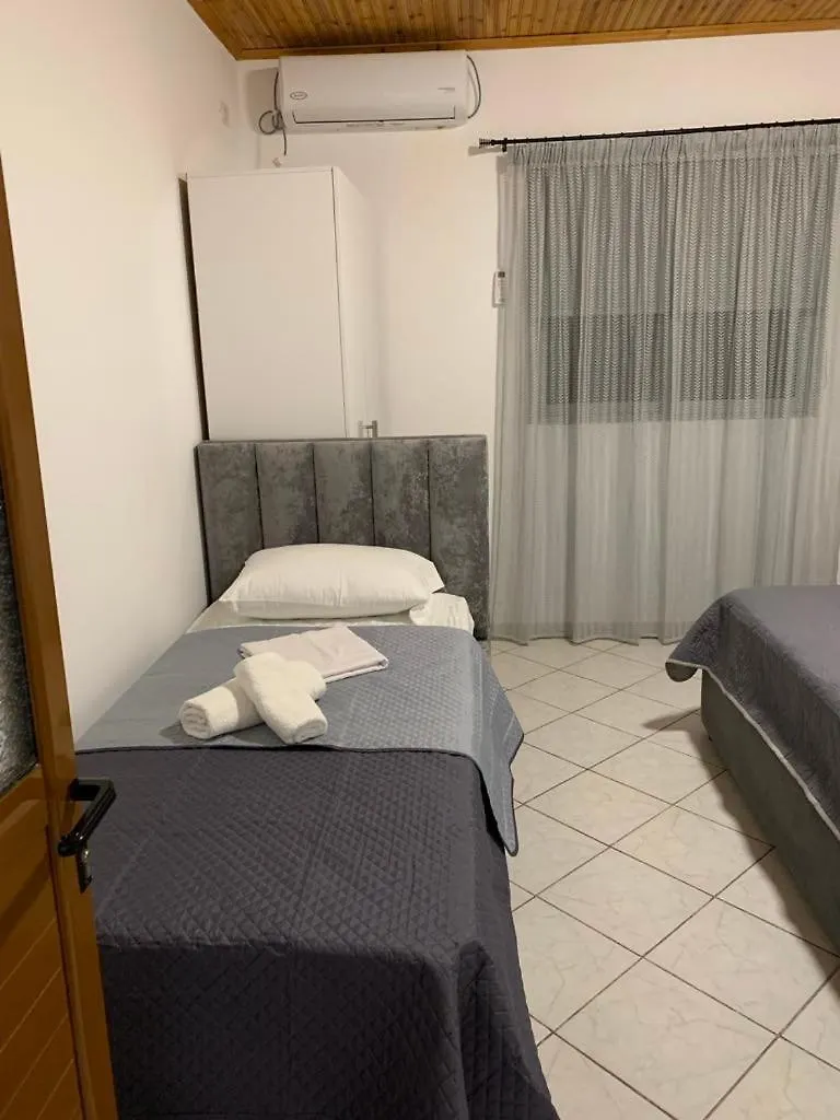 Annas Home Borsh Apartment